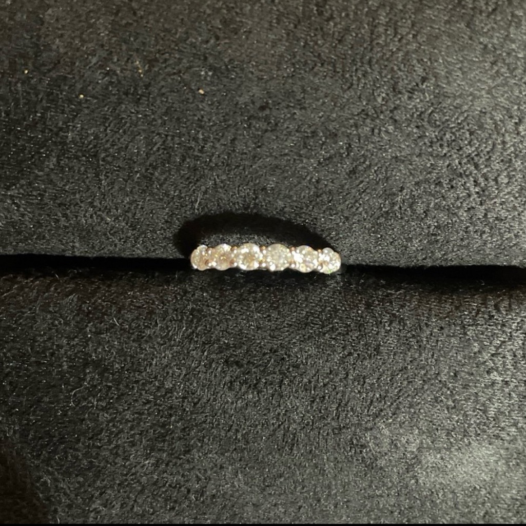 Beautiful Certified 1.20 Cttw Six Stone Moissanite Diamond Band Ring. Size 7